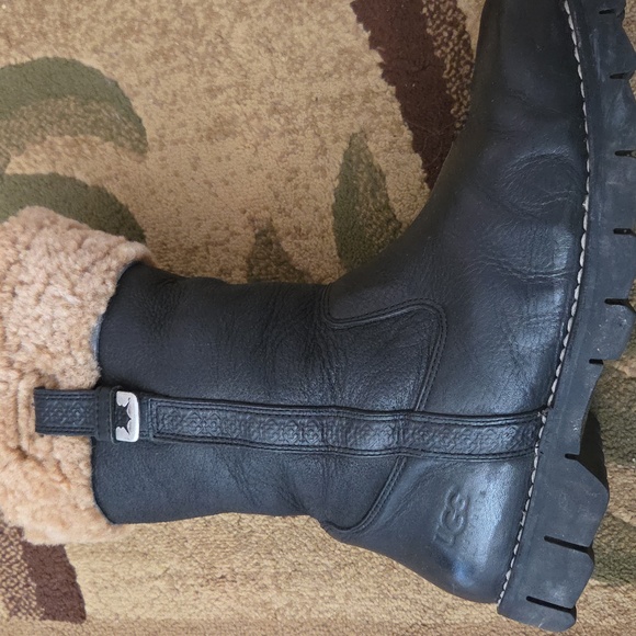 UGG Mens  Leather Insulated Boots - Picture 12 of 12
